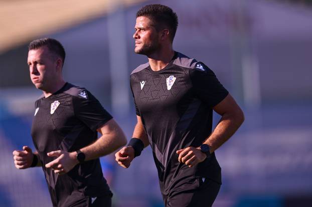 Varaždin: Zagrijavanje igrača Hajduka pred utakmicu  SuperSport HNL 1. kolo, NK Varaždin - HNK Hajduk