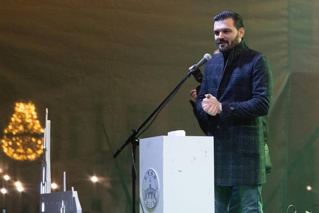 Osijek: Otvorenje Adventa uz koncert Danijele Martinović