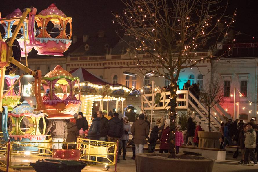 Bilo kuda, Advent svuda: Evo kako izgledaju hrvatski gradovi