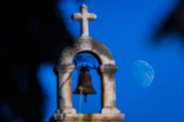 Kaštel Stari: Groblje Sv. Nikole i misa povodom blagdana Svih svetih