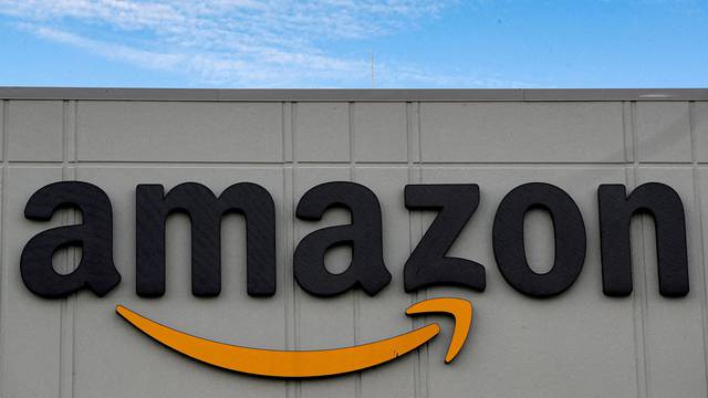 Bezos tvrdi da će podijeliti veći dio svog bogatstva, a Amazon najavio otkaze za 10.000 ljudi