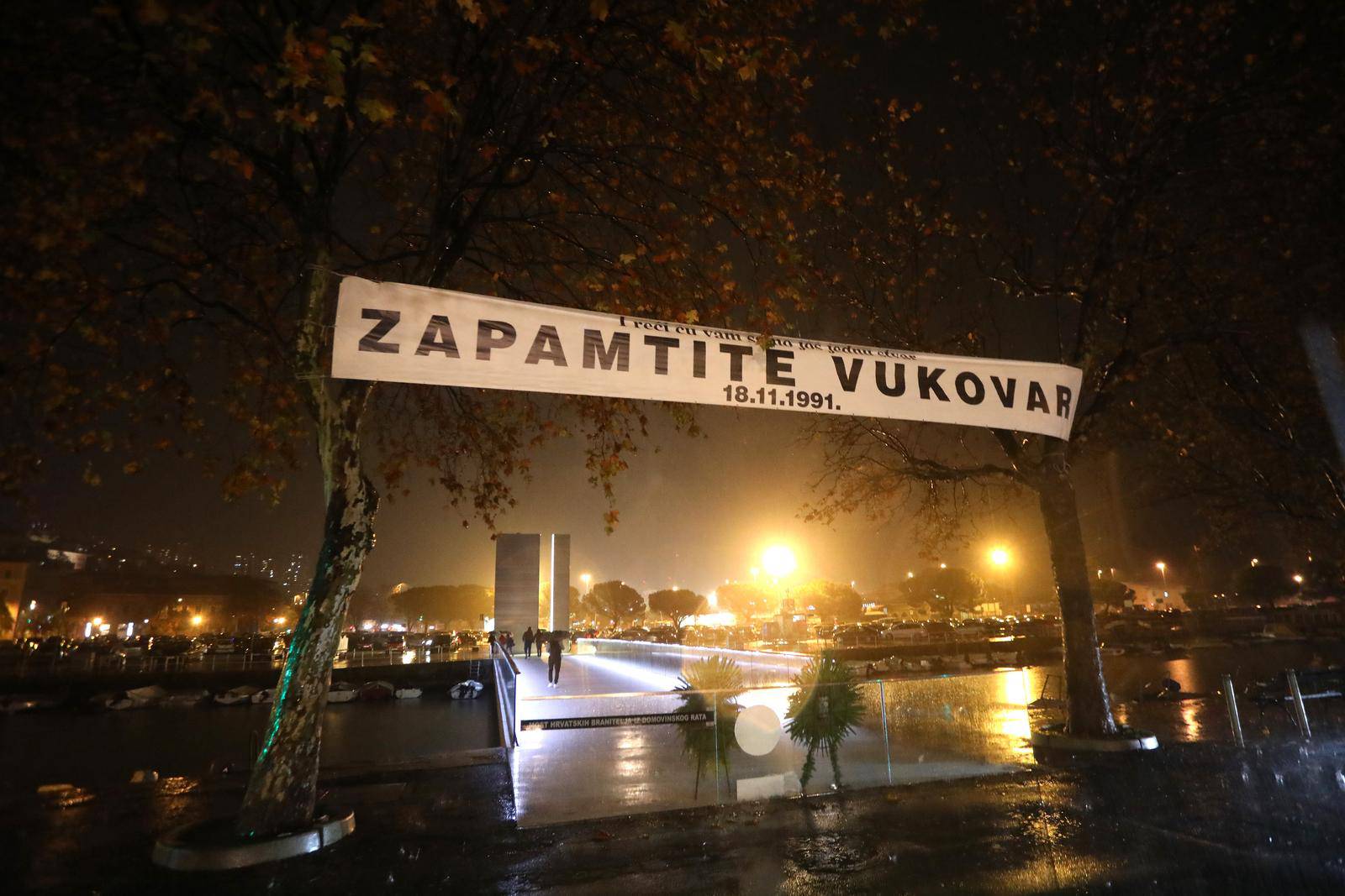Rijeka: Mimohodom i bakljadom odana počast žrtvama Vukovara