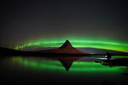 FOTO Bajkoviti prizori: Polarna svjetlost iznad planine Kirkjufell