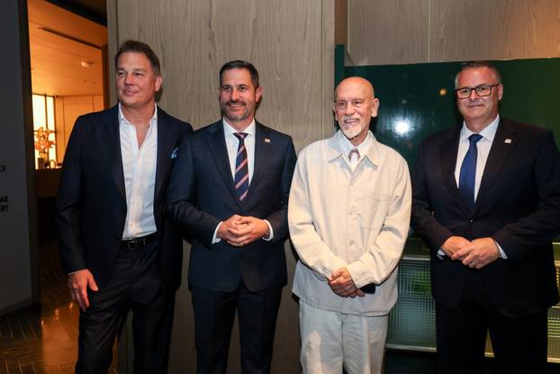 Alexandria: John  Malkovich iznenadio Vatrene u hotelu Aka