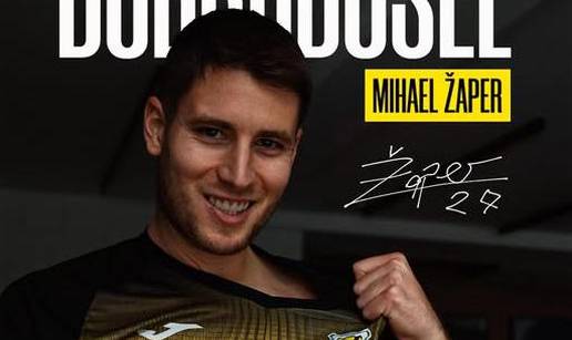 Hajdukovca predstavili u novom klubu, fotkao se i u dresu. A onda je odjednom sve nestalo!