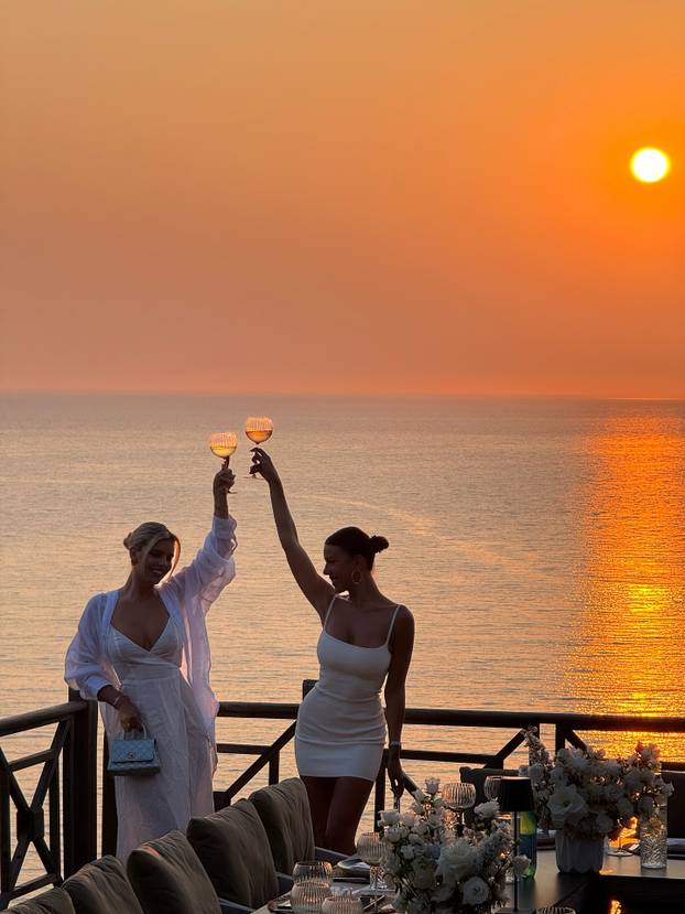 FOTO Nije mogla naći dovoljno dobar bikini za svoje savršeno tijelo pa ih sada dizajnira sama