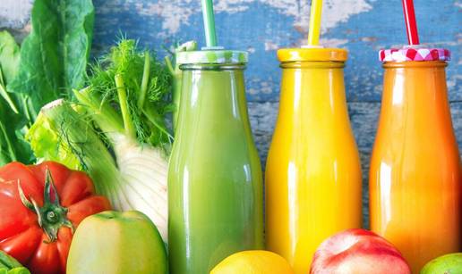 Zdravi siječanjski smoothie s finim sezonskim namirnicama