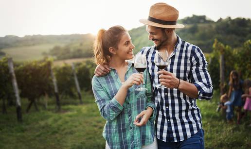 20 super ideja za ljetni spoj - vinarija, noćni piknik, lunapark