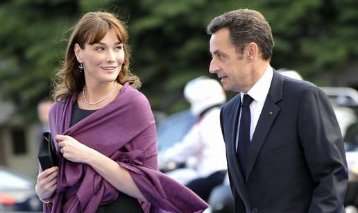 Sarkozy se riješio Carlinog bivšeg, a useljava drugom?