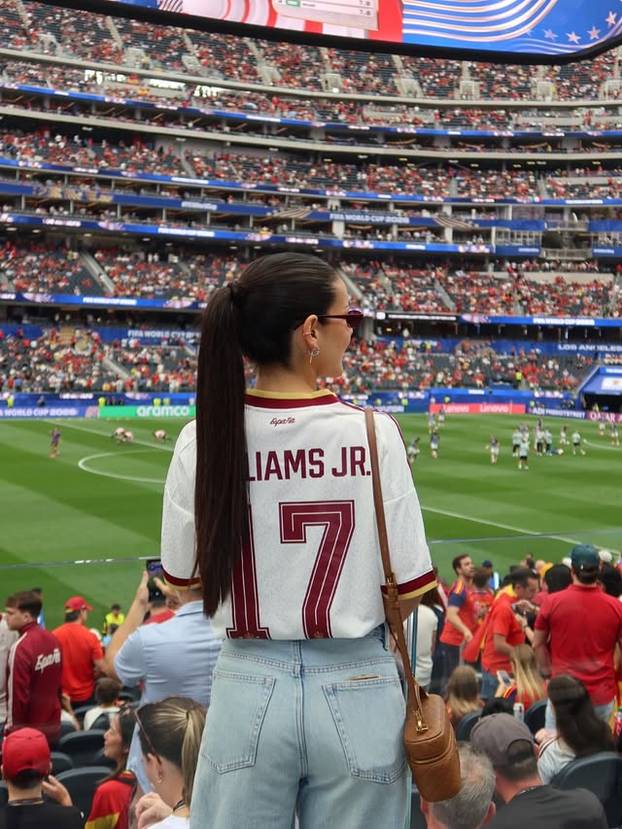 FOTO KAKVE LJEPOTICE! Ima li Španjolska najljepše WAGS-ice? Evo koga ljube Olmo i društvo...