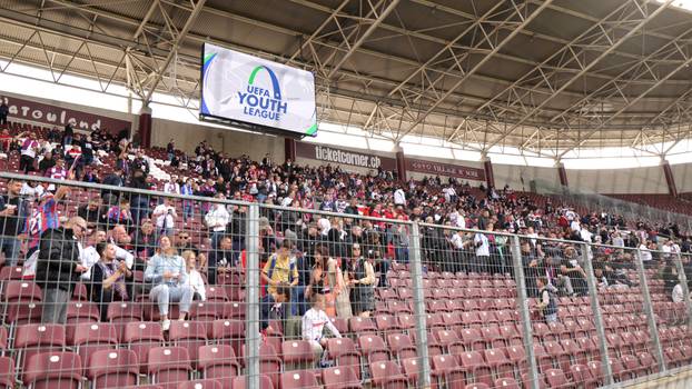 Ženeva: Navijači spremni za utakmicu finala Lige prvaka mladih između AZ Alkmaara i Hajduka