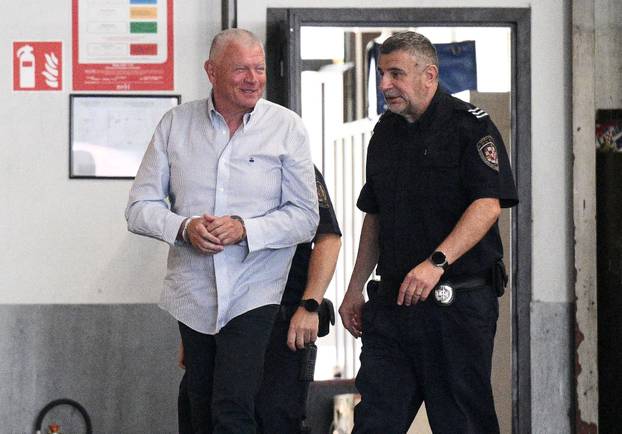 Zagreb: Policija dovodi Hrvoja Petrača u prostorije USKOK-a