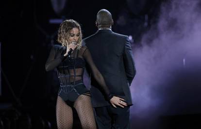 Lennox: To što Beyonce radi je jeftino, nije ona feministica