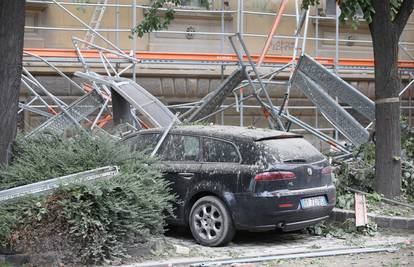 Vlasnicima oštećenih auta šteta će biti pokrivena: 'Ranije smo tražili da se parking zatvori'