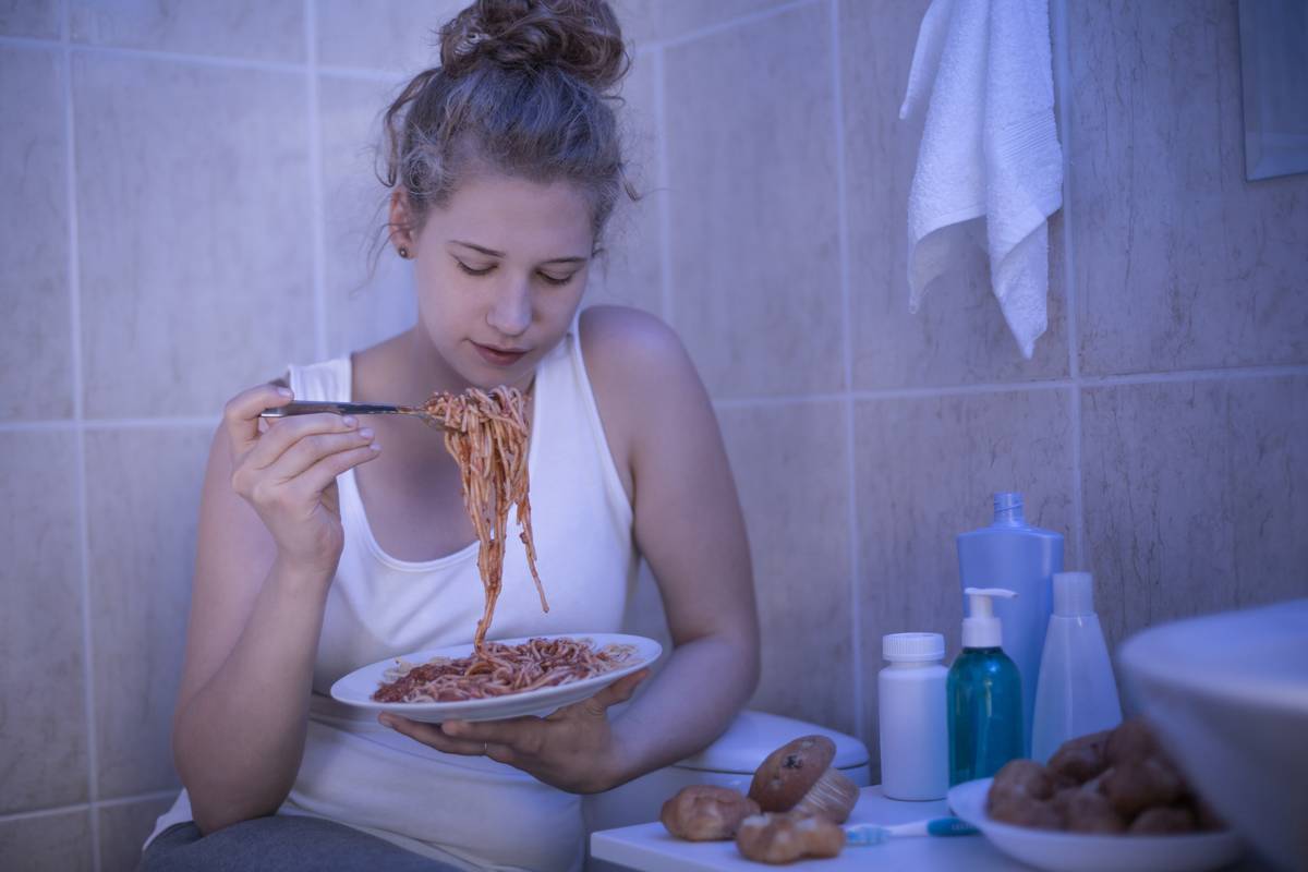 Kompulzivno prejedanje krivo je za bolesti srca i depresiju...
