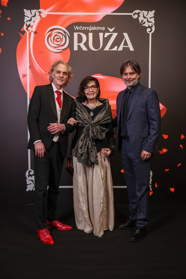 Zagreb: Uzvanici na dodjelu medijske nagrade "Večernjakova ruža" u Hrvatskom narodnom kazalištu