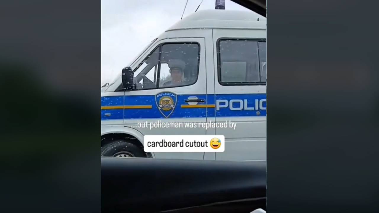 Viralna snimka: Turisti su htjeli zatražiti pomoć hrvatske policije pa se šokirali prizorom