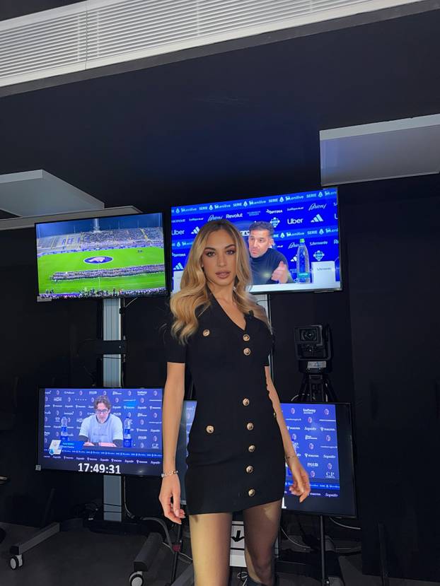 FOTO Talijanska voditeljica je konkurencija Diletti Leotti pred kamerama! Bila je i misica...