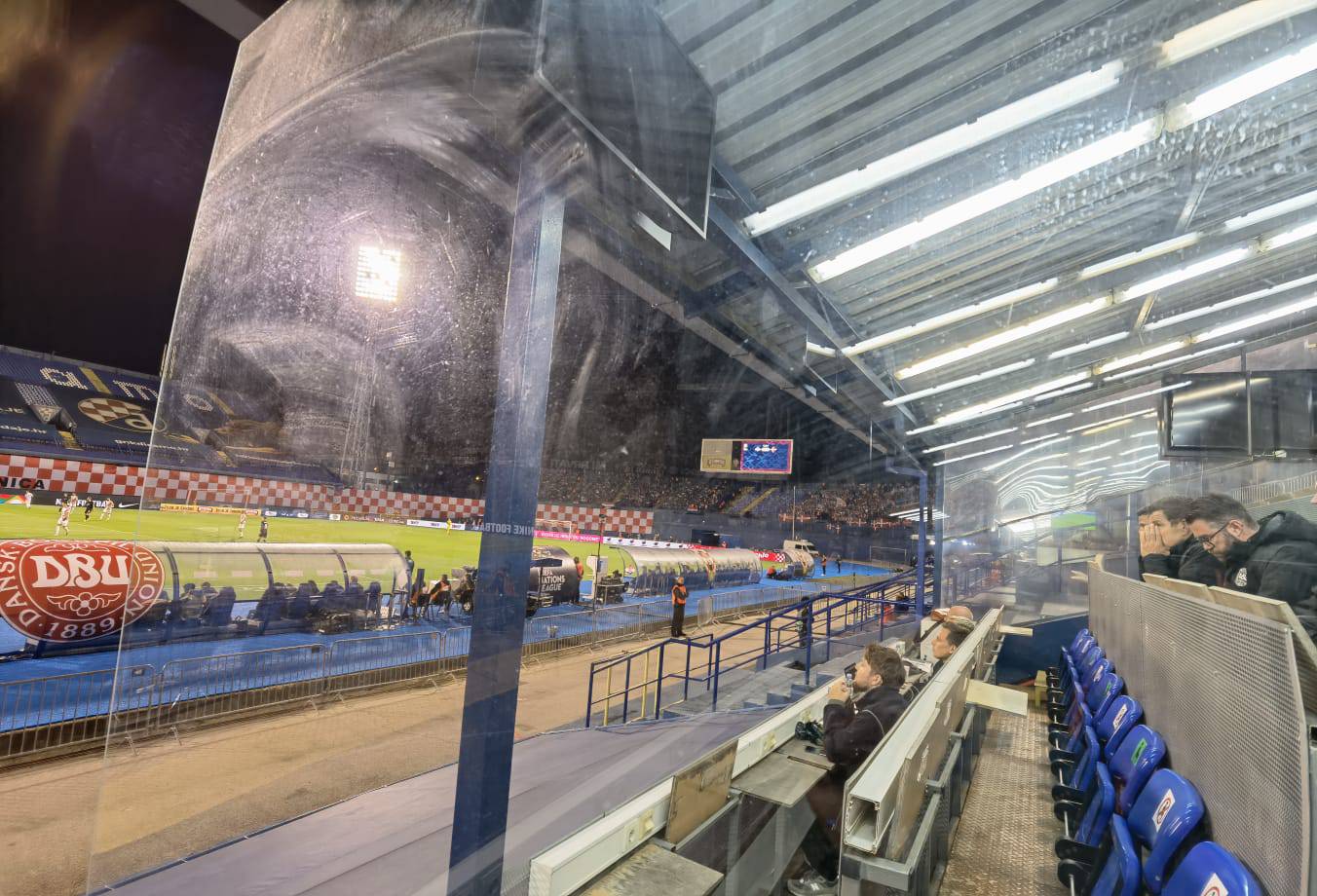 Stadion skandirao Vrsaljku, par zvižduka za Livaju, a HNS na jugu testirao novi model...