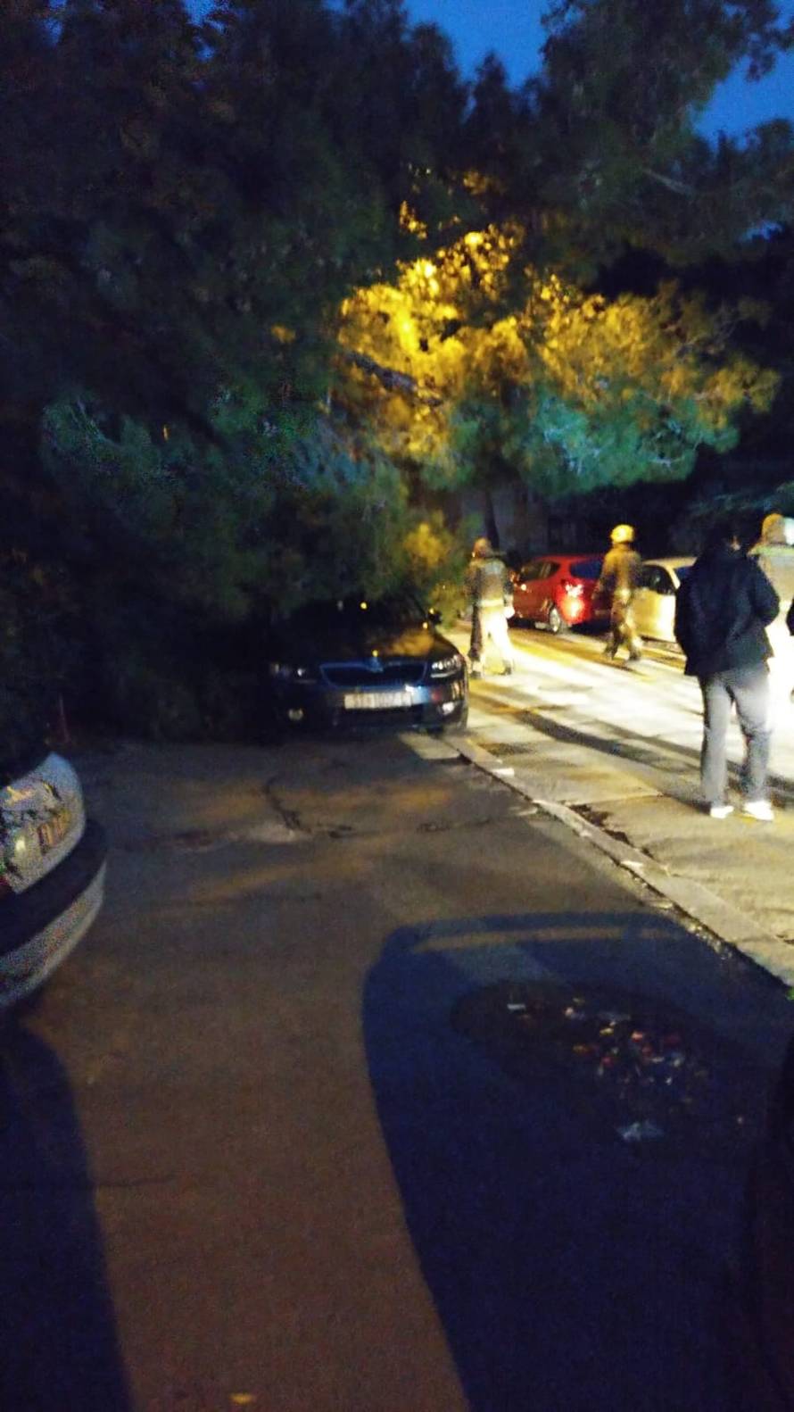 Jak vjetar odsjekao Pag, snijeg pada u Osijeku i iznad Splita...