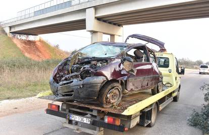 Automobilom izletio s ceste kod Vodnjana, vozač poginuo