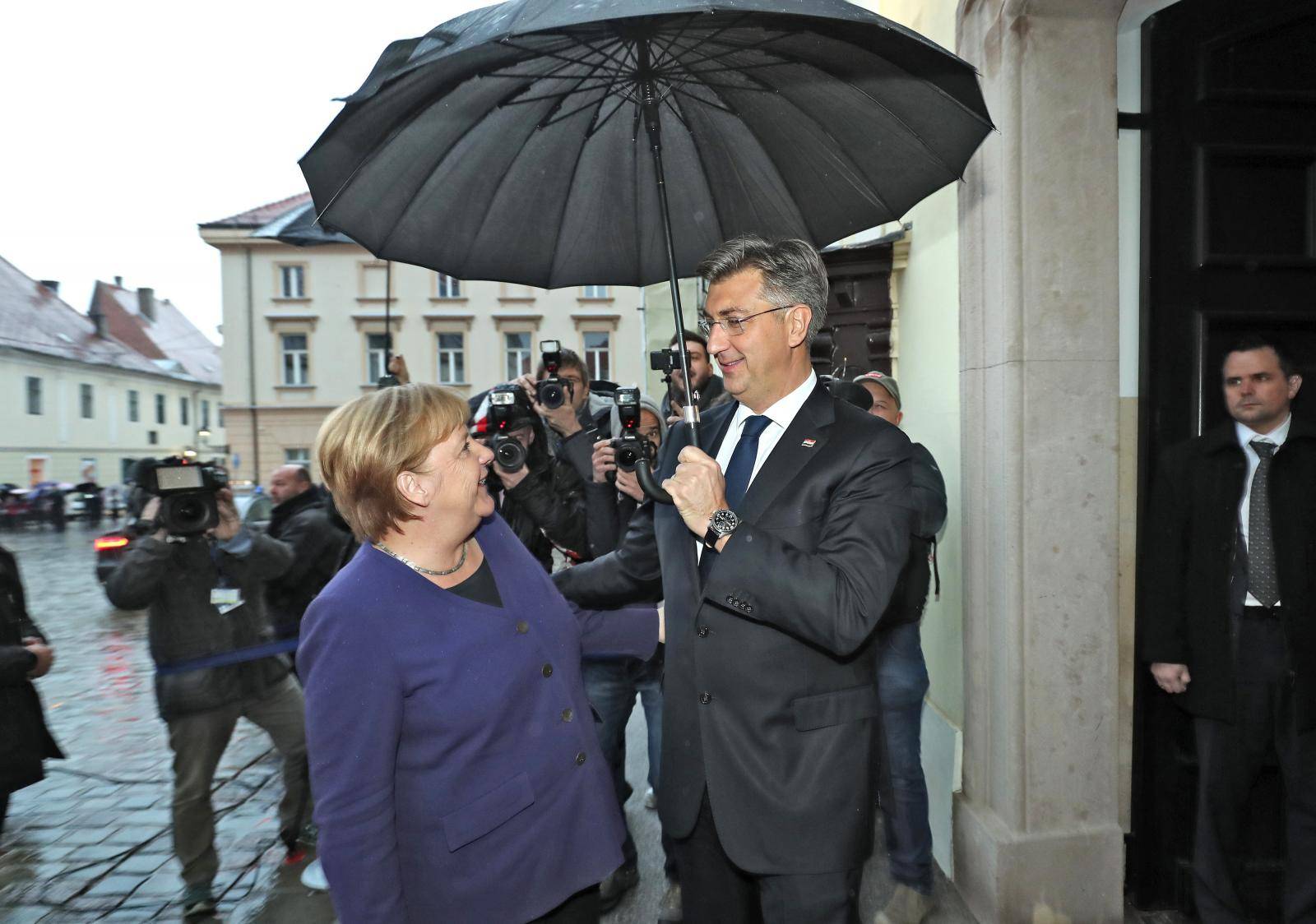 Zagreb: Andrej Plenković ispred Banskih dvora dočekao kancelarku Angelu Merkel