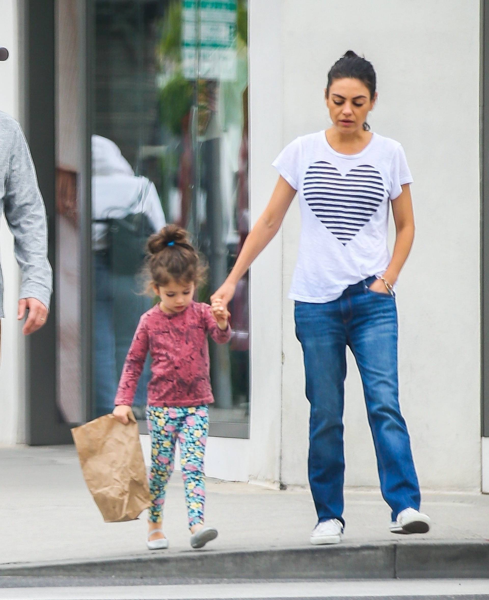 Mila Kunis and Ashton Kutcher have breakfast with the kids in Beverly Hills
