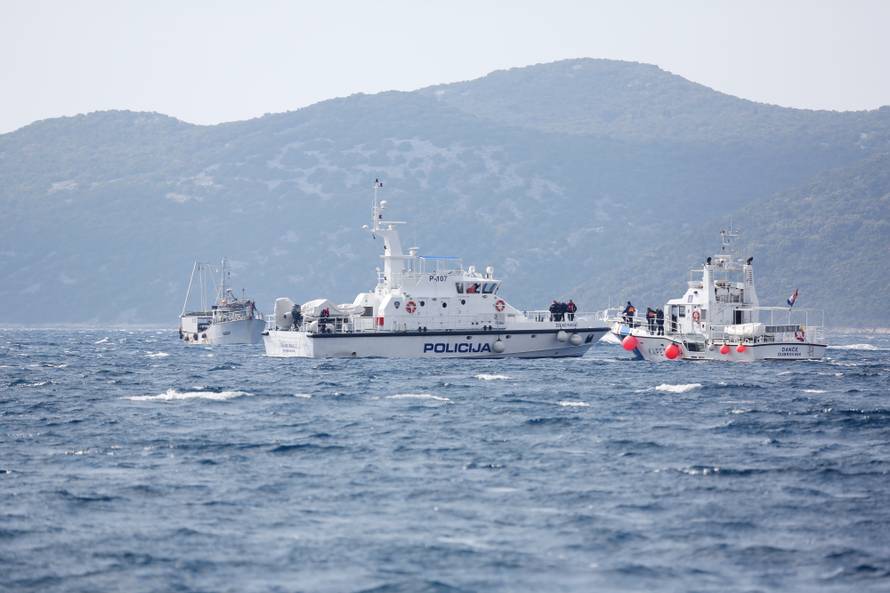 Traže nestale: Gumenjak nije imao svjetla, bili su na Šipanu