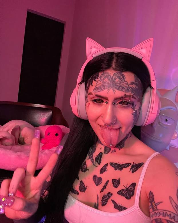 FOTO Cijela je tetovirana, ima i zmijski jezik: 'Vrijeđaju me da sam demon! Osjećam se lijepo'