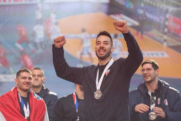 Zagreb: Hrvatska rukometna reprezentacija stigla na svečani doček na Trgu bana Josipa Jelačića