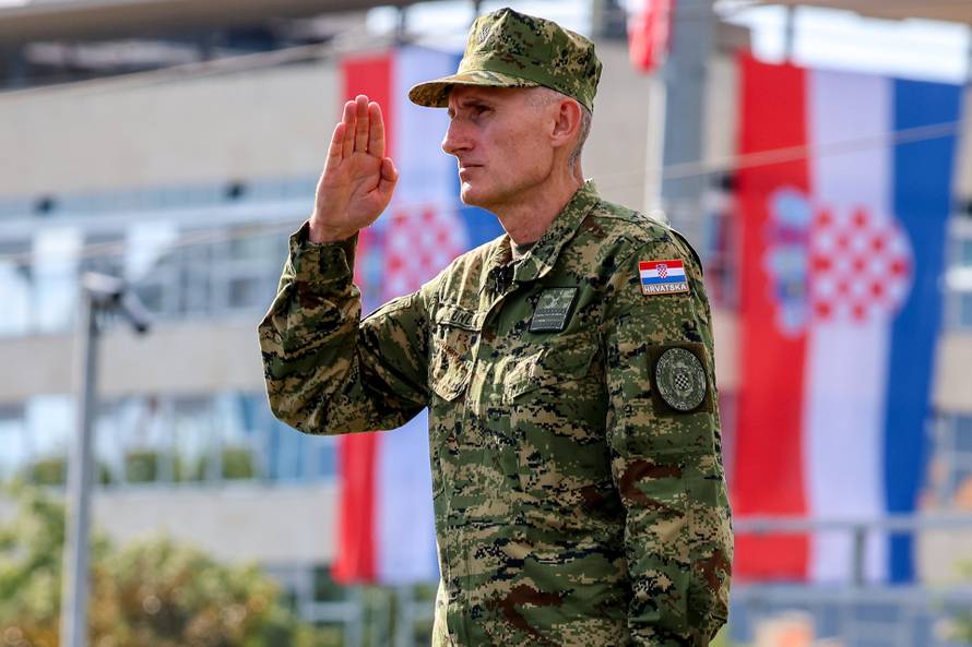 Zagreb: Svečani vojni mimohod u povodu 30 godina VRO Oluja