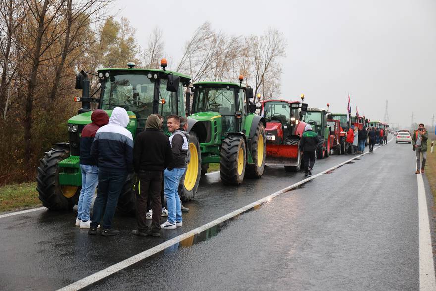 Prosvjed svinjogojaca na graničnom prijelazu Županja - Orašje (BiH)