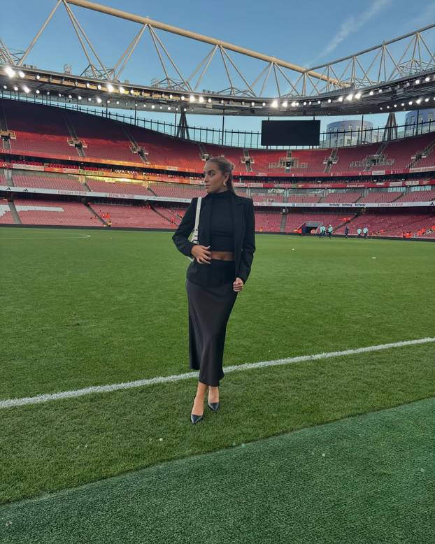 Alisha je prošlost. Zvijezda Brazila sad se spetljala s kćeri legende Arsenala. Tek joj je 19