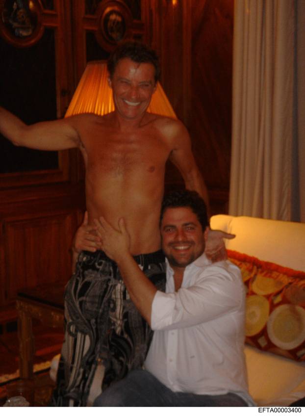 FOTO Ovo su dosad neviđene fotografije iz Epsteinovih spisa