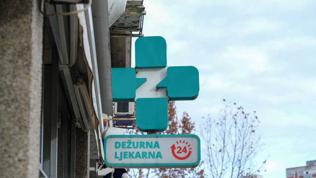 Zagreb: Gužva ispred ljekarne u Sigetu