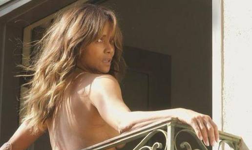 Suprug objavio Halle Berry golu na balkonu: 'Ups, nisam trebao'