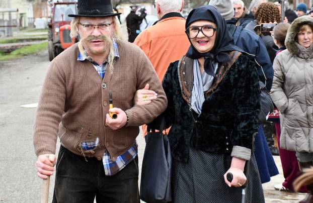 Donja Bebrina: Urnebesni pokladni utorak u Donjoj Bebrini