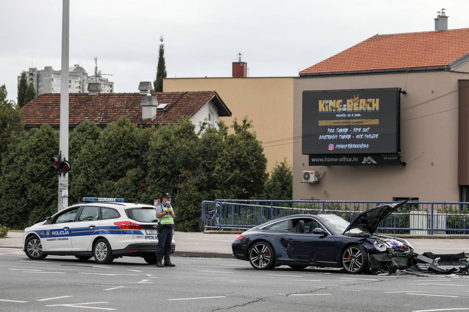 Zagreb: Sudar dvaju osobnih automobila na križanju Zagrebačke avenije i Hrgovića