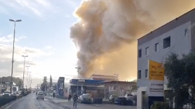 VIDEO Požar u Zadru: Zapalio se poslovni prostor, grad pun dima