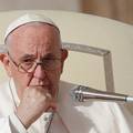 FOTO Fotografija Pape u bijeloj jakni oduševila svijet: 'Podsjeća me na rap zvijezdu iz '90-ih'