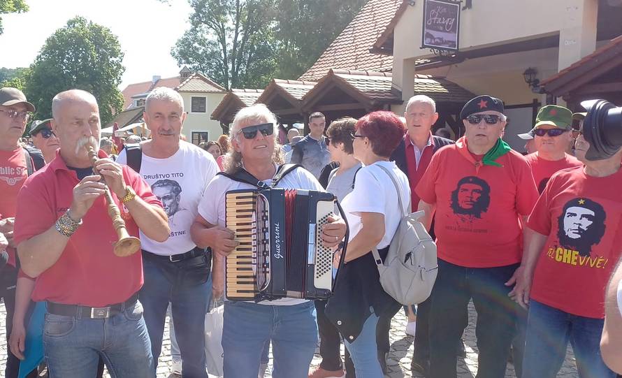 Za Dan mladosti 10 tisuća ljudi pristiglo u Kumrovec: 'Prisjetili smo se našeg velikana Tita'