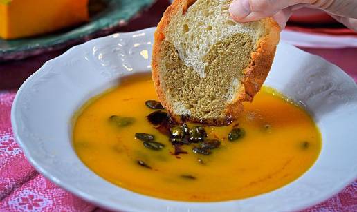 FOTO Pogledajte kako izgleda priprema najfinije juhe od buče