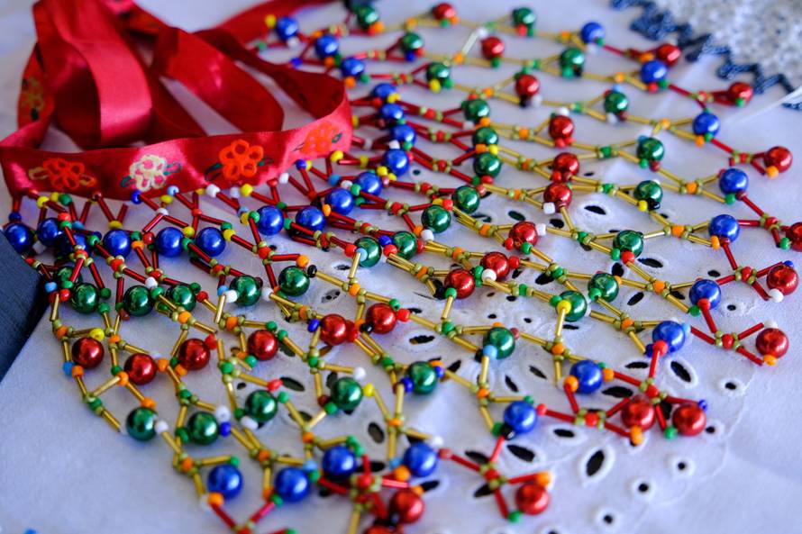 Zagreb: Jadranka Bagladi ukrašava pisanice perlicama