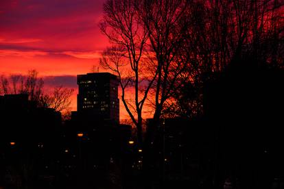 FOTO Pogledajte divne kadrove iz Zagreba nakon zalaska sunca