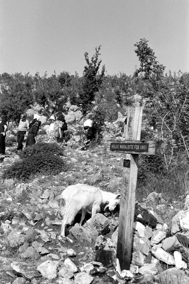 Brojni vjernici na obilježavanju 10. godišnjice ukazanja u Međurgorju, 25.6.1991.