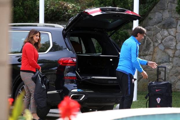 Zlatko Dalić u pratnji supruge stigao na okupljanje reprezentacije u Split