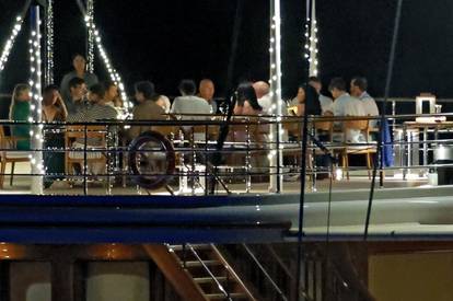 Jeff Bezos sa zaručnicom, Katy Perry i Orlandom Bloomom uživa na večeri na jahti kod Mljeta