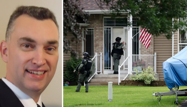 Photo this is a politician killer. They are looking for it, he wore a creepy mask