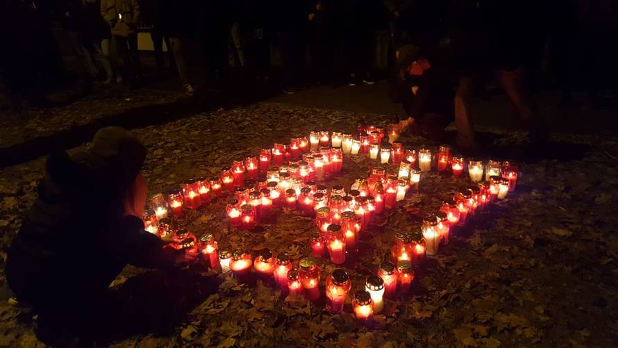 Turirali i blokirali ulicu u znak sjećanja na poginulog prijatelja