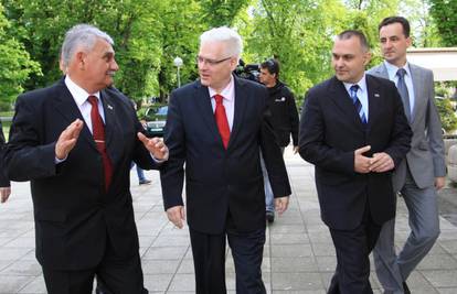 Josipović kroz smijeh: Župan je sve sažeo u kratkom govoru
